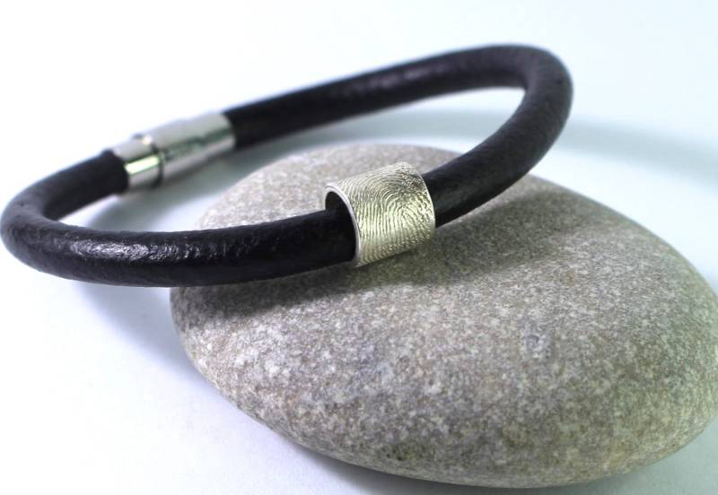 Herren Schwarz Personalisiertes Leder Fingerprint Silber Perle Armband Massiv Silber Charms Vater Freund Mann Geschenk Custom Herren Schwarz Personalisiertes Leder Fingerprint Silber Perle Armband Massiv Silber Charms Vater Freund Mann Geschenk Custom von DizzyDayDreamz