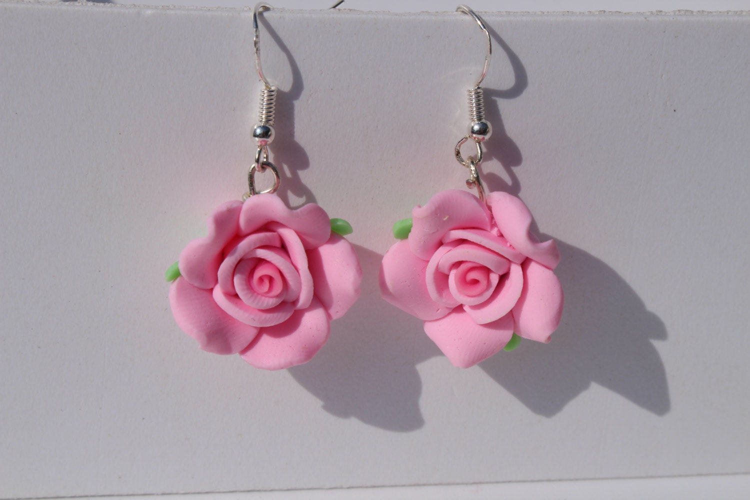 Rosa Rose Ohrringe Rosa Sommer Schmuck Blume Gärtner Geschenk Muttertag von DizzyDayDreamz