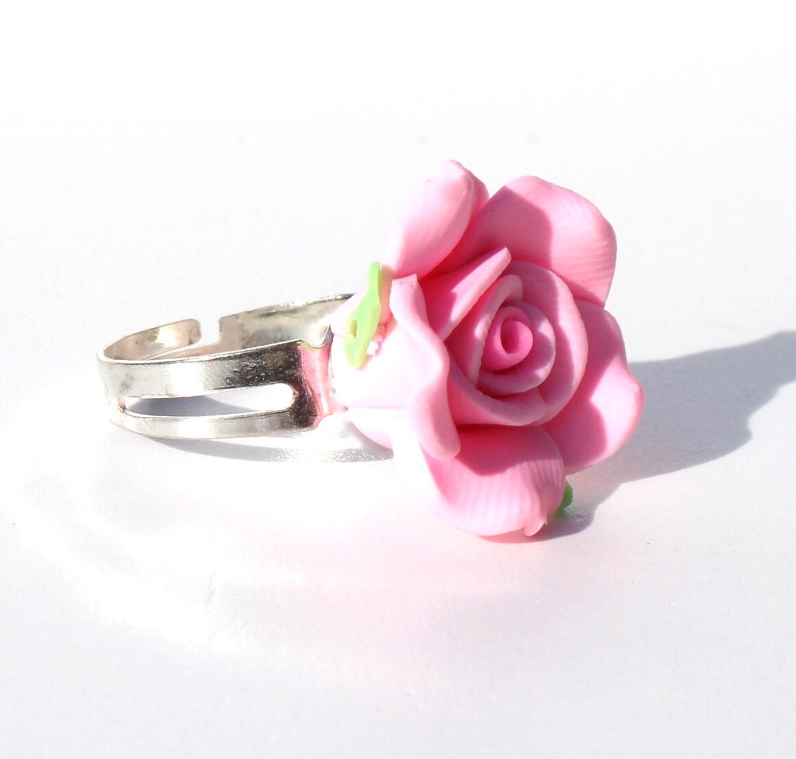 Rosen Ring Rosa Sommer Blüten Ring Blumen Schmuck Rose Gärtner Geschenk Statement Bold Kitsch von DizzyDayDreamz