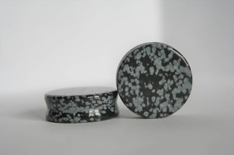 Bulk 26 Paar Verschiedene Größen Schneeflocken Obsidian Stein Ohr Plugs Naturstein von DizzyMade