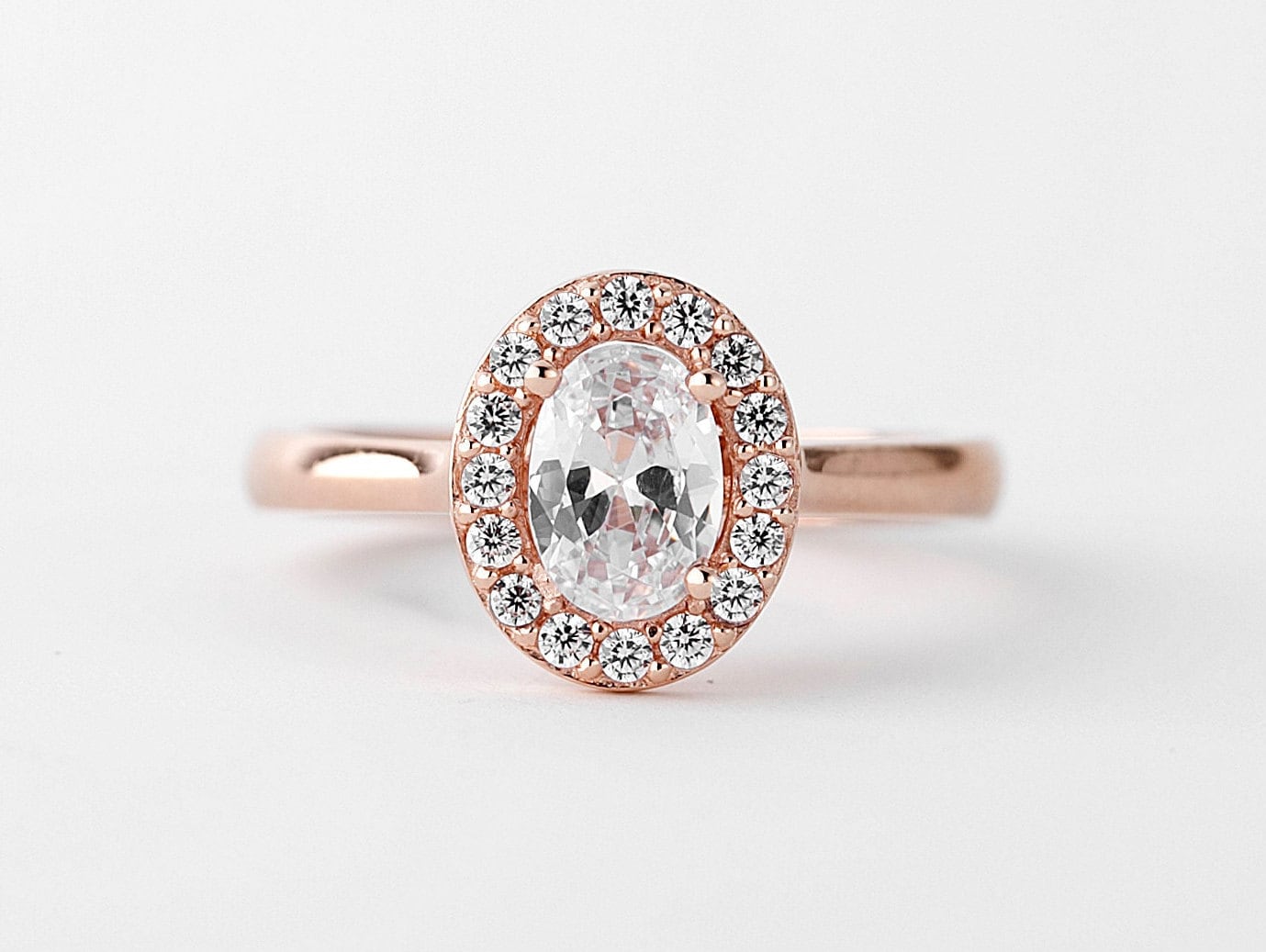 Ovaler Halo Cz Verlobungsring Gold 10K, 1.00Ct Diamant Solitär Ring, Damenringe von DjaziaJewelry