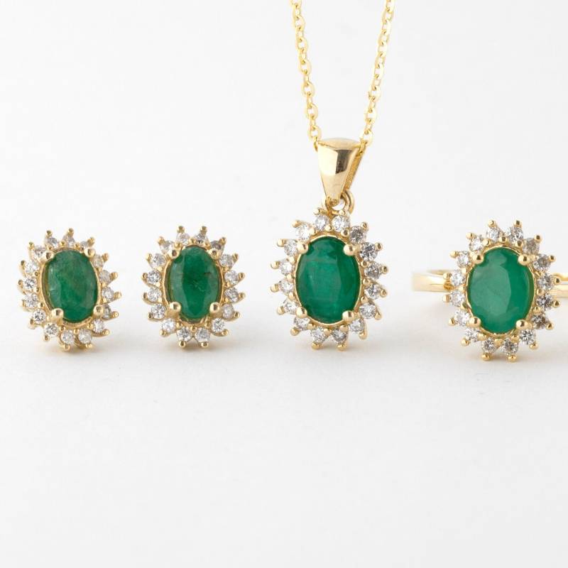 Smaragd Oval Halo Set Gold 10K, Diamant Set, Saphir Ring, Rubin Ohrringe, Halskette von DjaziaJewelry
