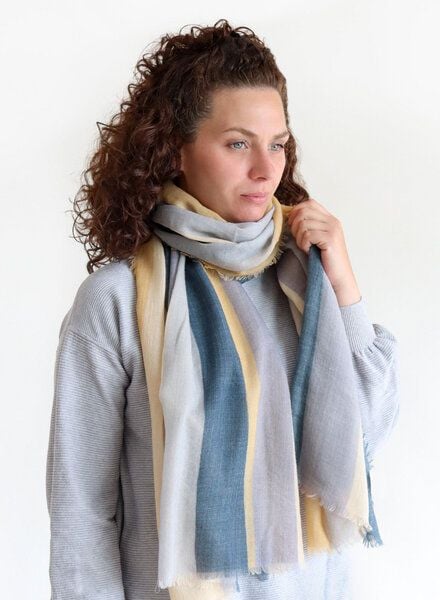 Djian Schal aus Merino-Wolle – COLOR LINES – mulesingfrei von Djian