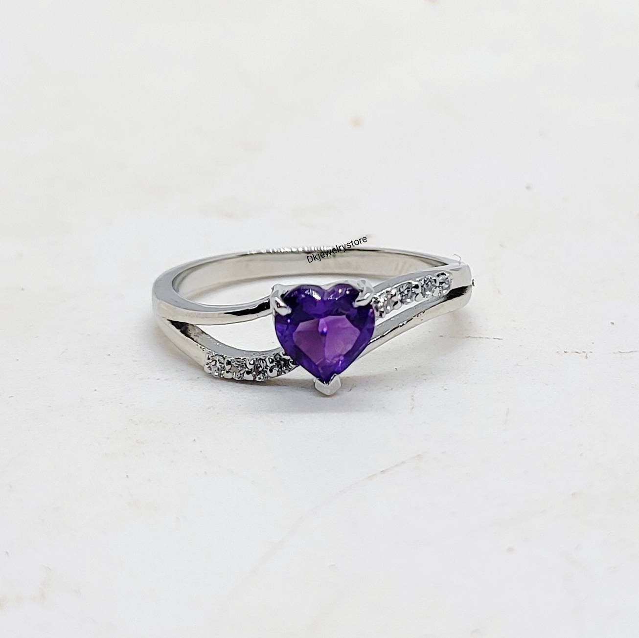 Herzform Amethyst Ring, Versprechen Ring Für Sie, 925 Sterling Silber, Schlagen Liebesring, Februar Birthstone Herzform Amethyst Ring, Versprechen Ring Für Sie, 925 Sterling Silber, Schlagen Liebesring, Februar Birthstone von Dkjewelrystore