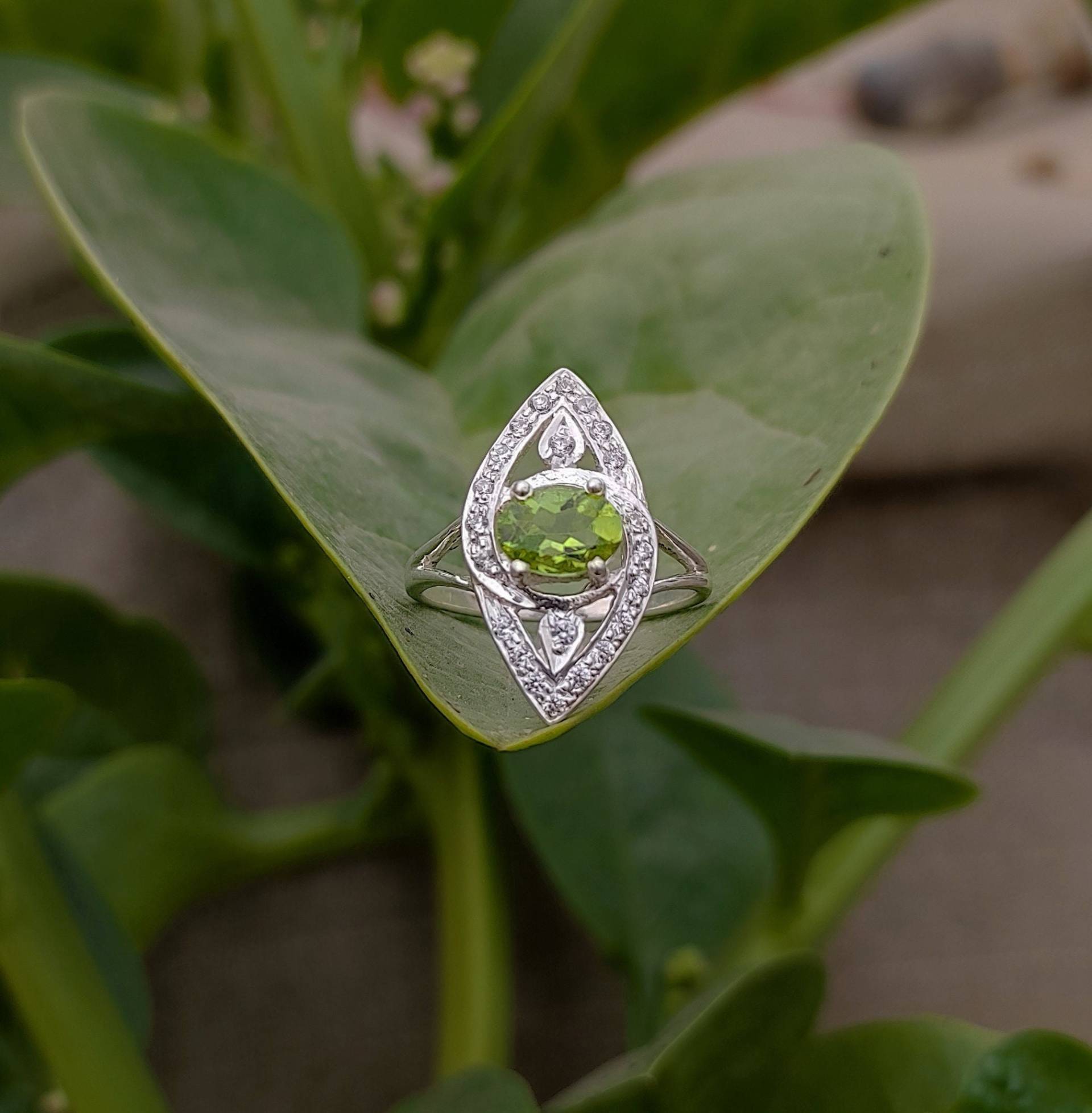 Peridot Ring, Verlobungsring, August Geburtsstein, Versprechen Schmuck, Ehering, Jahrestag Ring von Dkjewelrystore