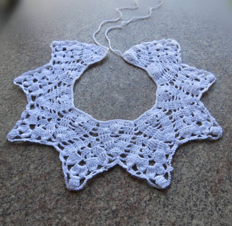 Weißes Spitzenhalsband Peter Pan Kragen Gehäkelt Hals Accessoire Weißes Spitzenhalsband Peter Pan Kragen Gehäkelt Hals Accessoire von DmamaCrafts