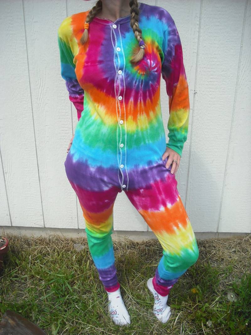 Tie Dye Union Suit Erwachsener Strampelanzug | Unisex-Größen, Klein Bis 2xl Versandfertig Tie Dye Union Suit Erwachsener Strampelanzug | Unisex-Größen, Klein Bis 2xl Versandfertig von DoYouDreamOutLoud