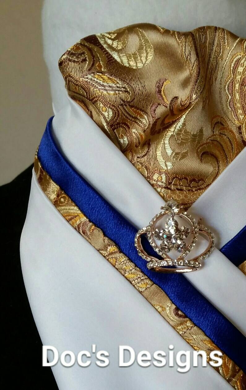 Doc Es Designs Gold Paisley, Royal Blue & White Dressage Stock Tie von DocsDesigns1