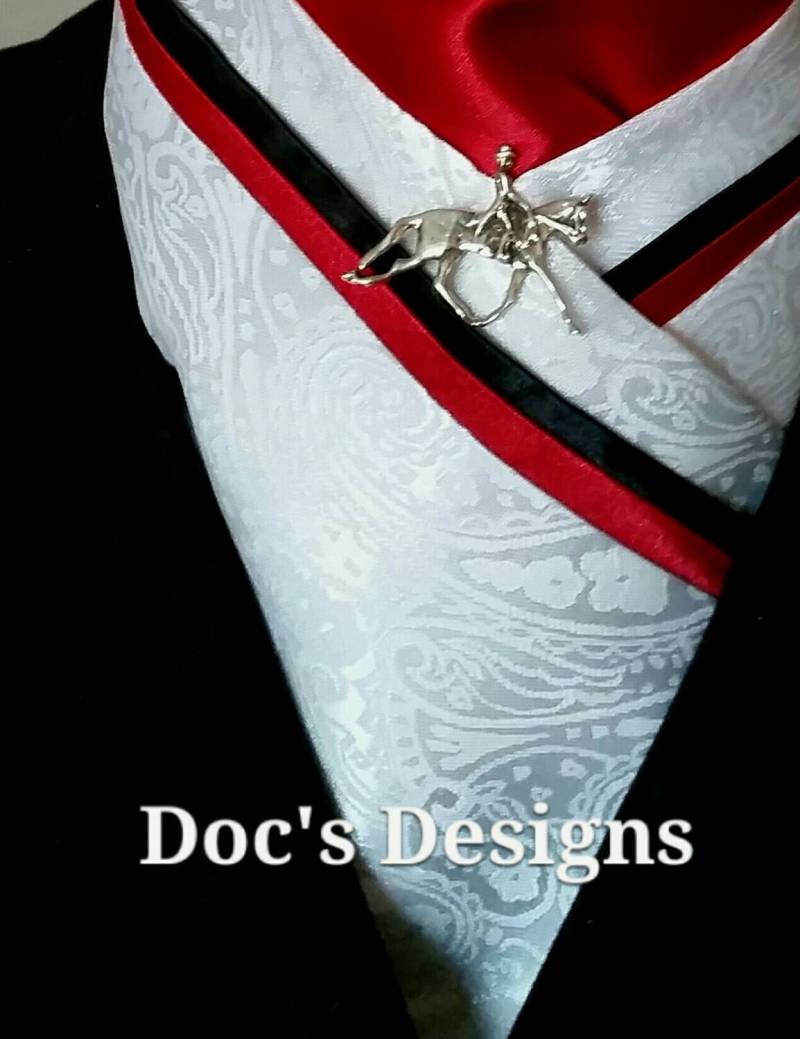Doc Es Designs Rot, Schwarz Und Weiß Paisley Dressur Plastron von DocsDesigns1