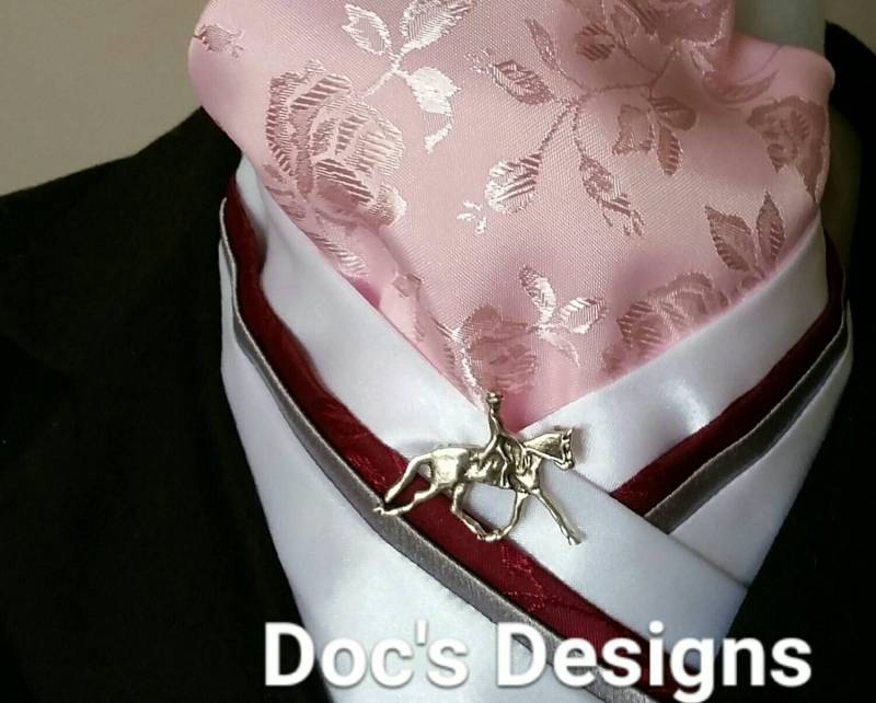 Doc Es Entwirft, Rosa Rosen, Bordeaux, Grau Und Weiß Dressur Plastron von DocsDesigns1