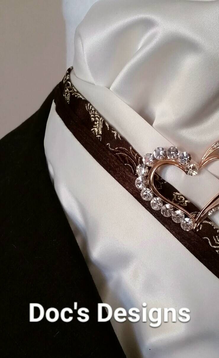 Doc Es Entwirft Elfenbein, Schokolade Und Gold Drachen Dressur Plastron von DocsDesigns1