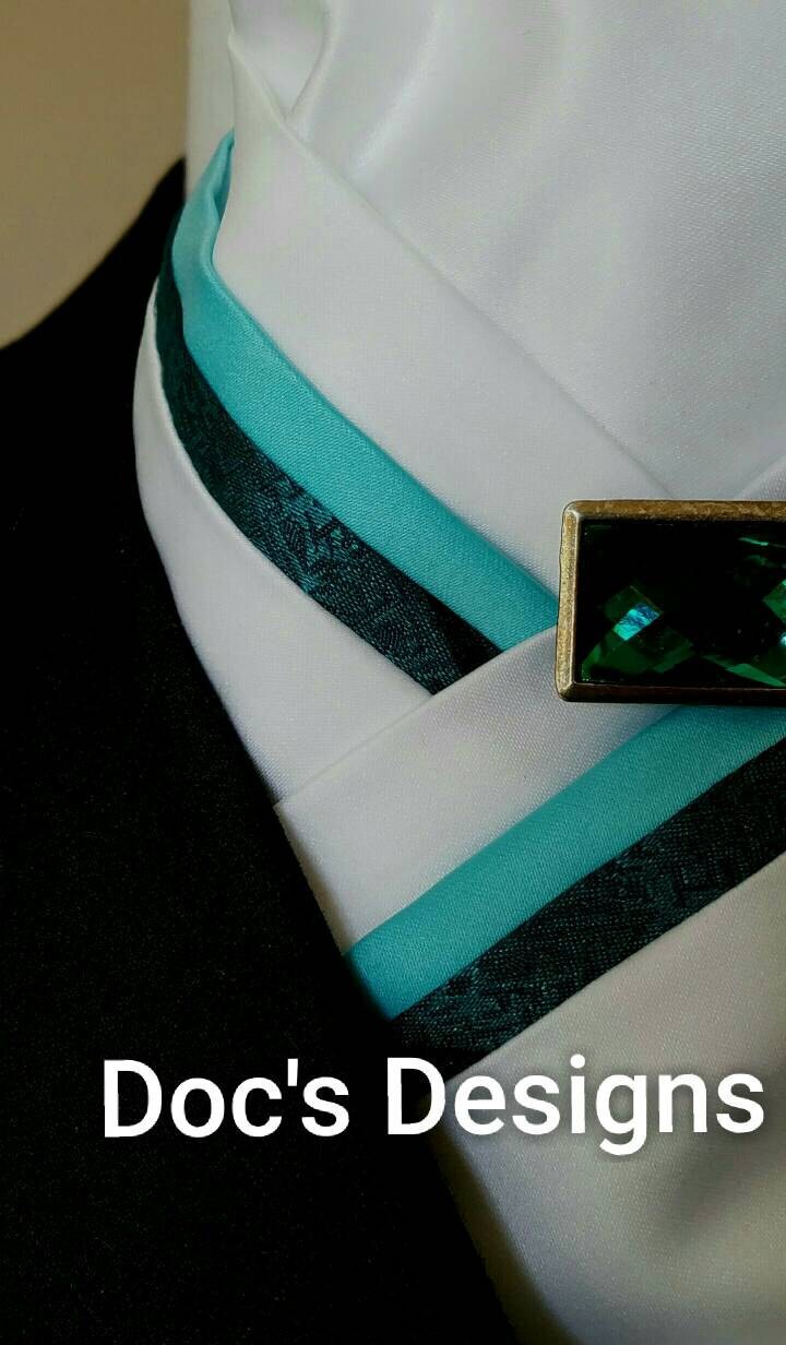 Doc Es Entwirft White Und Petrol/Dressur Plastron von DocsDesigns1