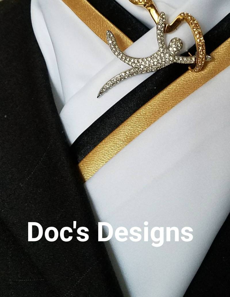 Doc S Designs Weiß, Gold Und Schwarz Dressur Stock Krawatte von DocsDesigns1