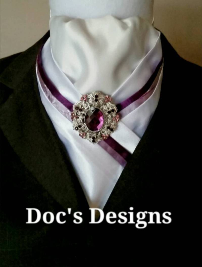 Doc's Designs Weiss, Tief Violette & Orchidee Blüht Dressur Hat Tie von DocsDesigns1