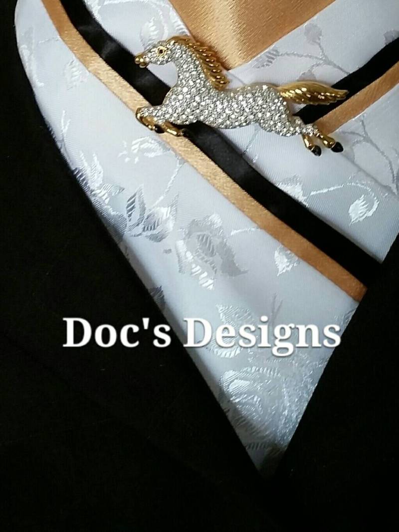 Doc's Designs Weiss Rosen Gold Und Schwarz Dressur Hat Tie von DocsDesigns1
