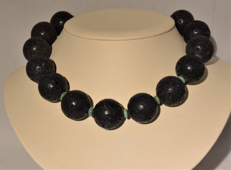 Lavastein Halskette & Ohrringe von DodieStewartDesigns