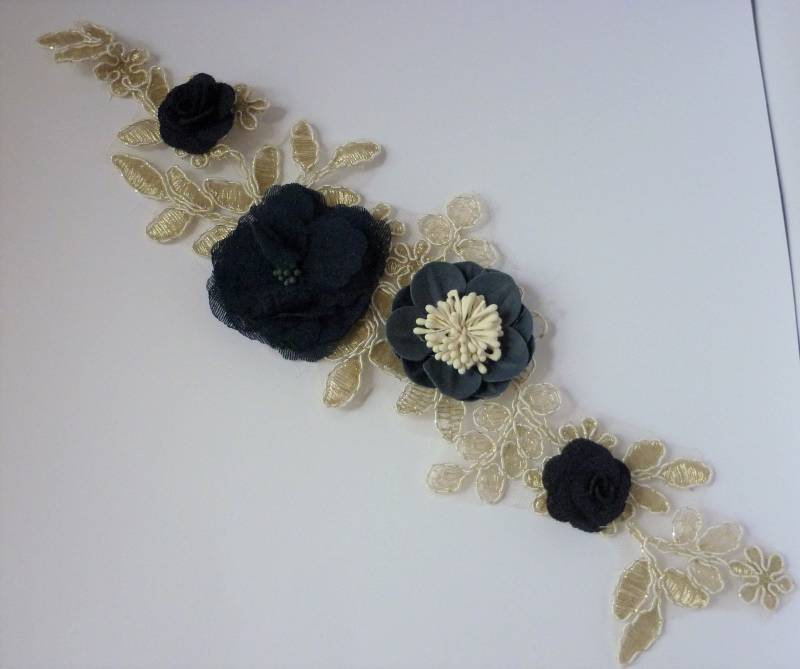 1 Spitze 9x32cm Gold Applikation Dunkelblau Aufnäher Stickerei Blumen Blüten 3D Nr. 7 von DoertesMasche