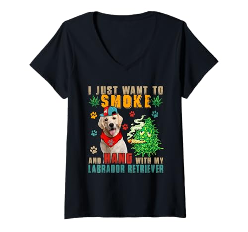 Damen Smoke And Hang With My Labrador Retriever Funny Smoker Weed T-Shirt mit V-Ausschnitt Damen Smoke And Hang With My Labrador Retriever Funny Smoker Weed T-Shirt mit V-Ausschnitt von Dog Vacations Costume