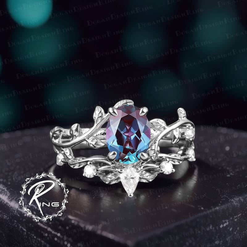 Art Deco Oval Cut Alexandrite Engagement Ring Set Unique Solid White Gold Promise Nature Inspired Leaf & Vine Bridal Jewelry Gift von DoganCustomizedGifts
