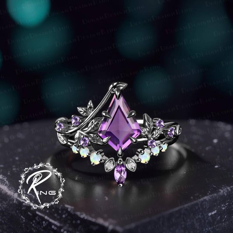 Gothic Kite Cut Amethyst Engagement Ring Set Unique 14K Black Gold Promise Nature Inspired Leaf Art Deco Bridal Jewelry Gift von DoganCustomizedGifts