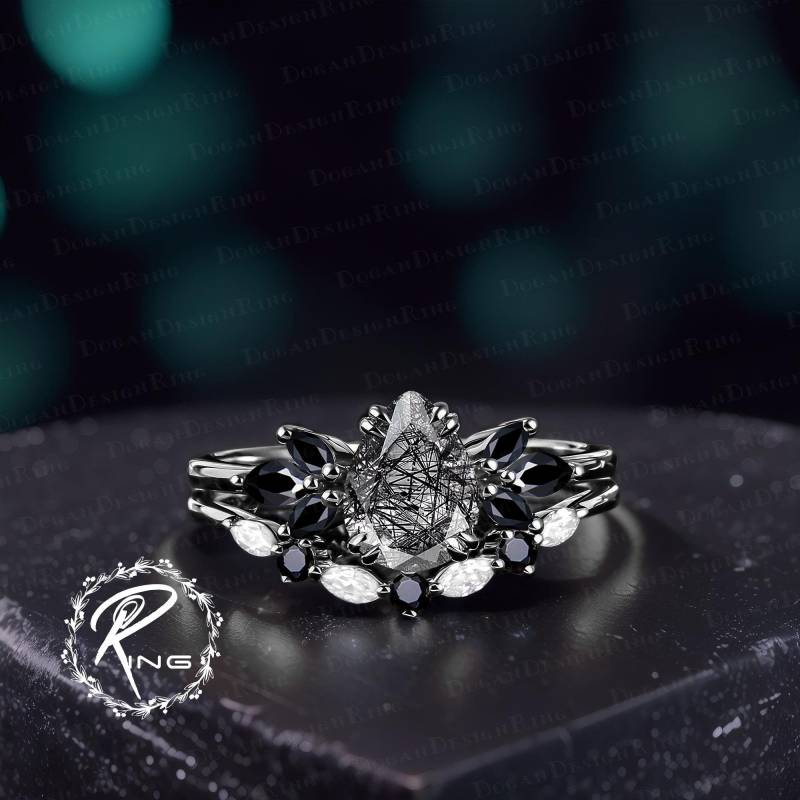 Gothic Pear Shaped Black Rutilated Quartz Engagement Ring Set Unique 14K Gold Promise Art Deco Bridal Jewelry Gift For Women von DoganCustomizedGifts