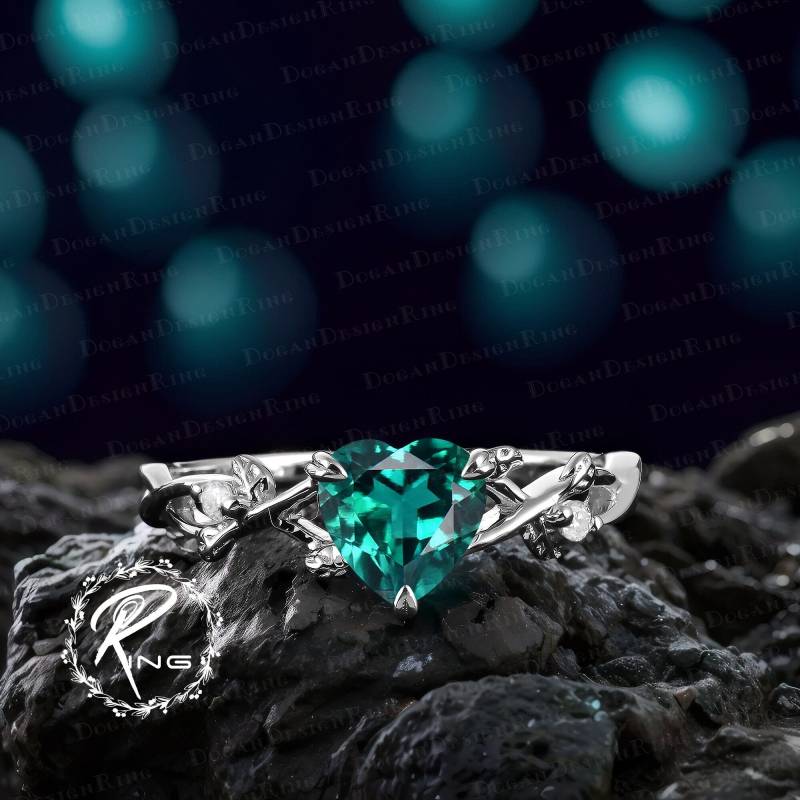 Heart Cut Green Emerald Engagement Ring Art Deco Solid 14K White Gold Promise Nature Inspired Leaf Handmade Jewelry Gift For Women von DoganCustomizedGifts