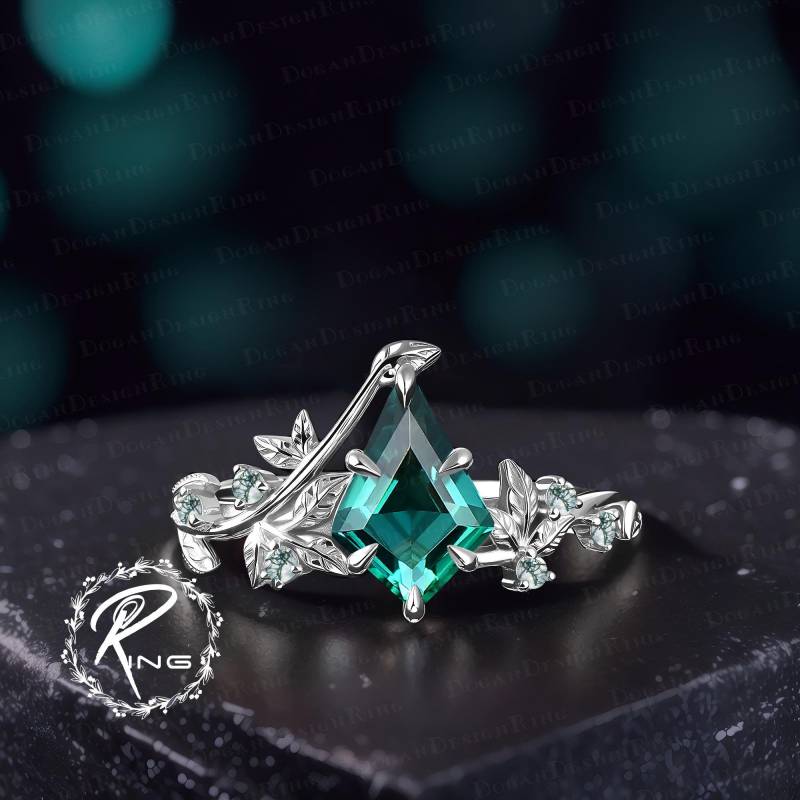 Unique Kite Emerald Engagement Ring Art Deco 14K White Gold Promise Nature Inspired Leaf May Birthstone Jewelry Gift For Her von DoganCustomizedGifts