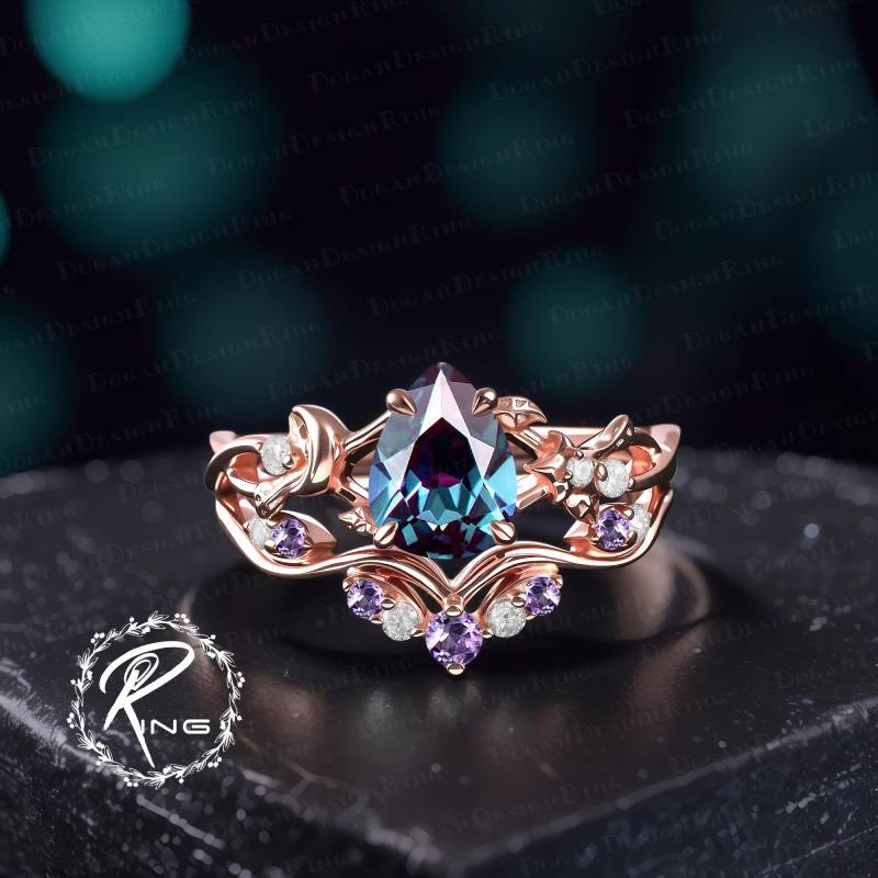 Unique Pear Cut Alexandrite Engagement Ring Set Art Deco Promise Solid Rose Gold Bridal Nature Inspired Leaf Moon Jewelry Gift von DoganCustomizedGifts