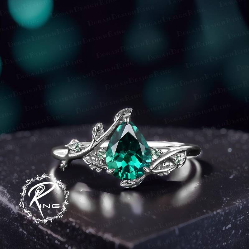 Unique Pear Cut Emerald Engagement Ring Art Deco Solid 14K White Gold Promise For Women Nature Inspired Leaf Handmade Jewelry Gift von DoganCustomizedGifts