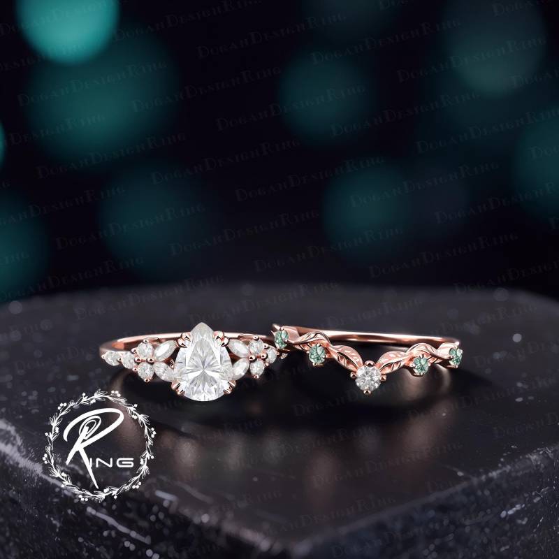 Unique Pear Cut Moissanite Engagement Ring Set Solid Rose Gold Diamond Promise Art Deco Bridal Moss Agate Cluster Jewelry Gift Unique Pear Cut Moissanite Engagement Ring Set Solid Rose Gold Diamond Promise Art Deco Bridal Moss Agate Cluster Jewelry Gift von DoganCustomizedGifts