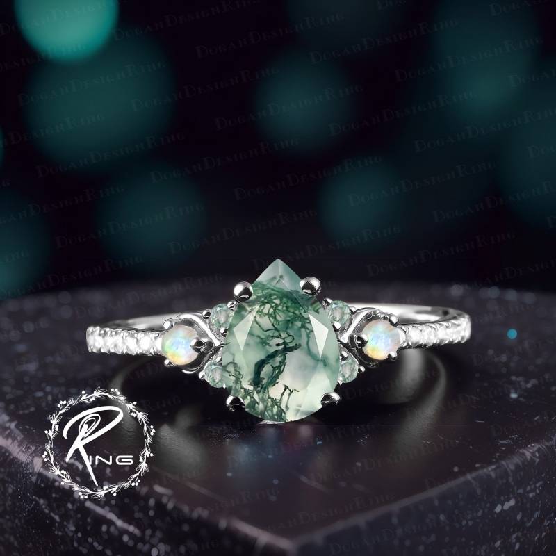 Unique Pear Cut Moss Agate Engagement Ring Vintage Solid 14K White Gold Promise Art Deco Green Gemstone Handmade Jewelry For Women von DoganCustomizedGifts