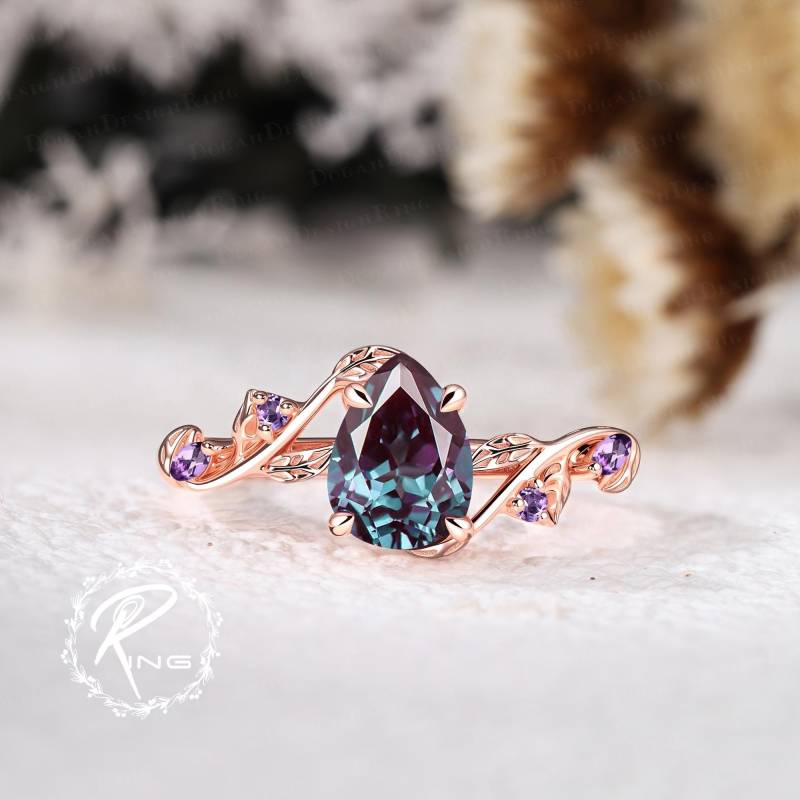 Unique Pear Shaped Alexandrite Engagement Ring Rose Gold Leaf Design Nature Inspired Bridal Ring Twist Anniversary von DoganCustomizedGifts