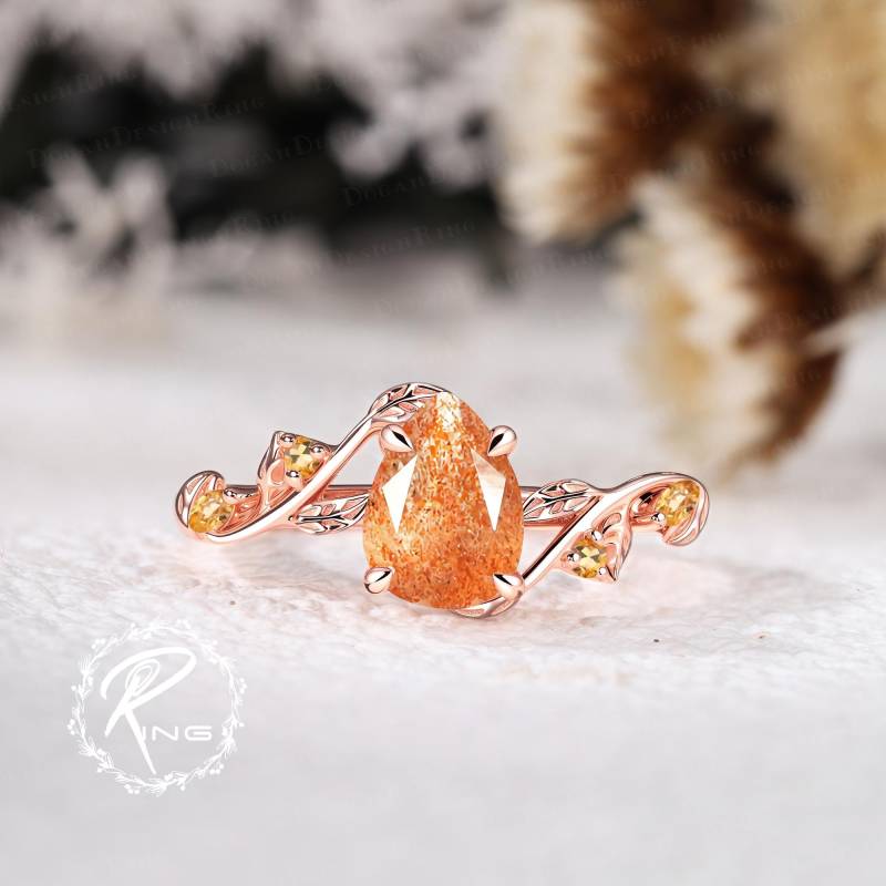 Unique Pear Shaped Sunstone Engagement Ring Art Deco 14K Gold Leaf Promise Nature Inspired Orange Gemstone Women Jewelry Gift von DoganCustomizedGifts