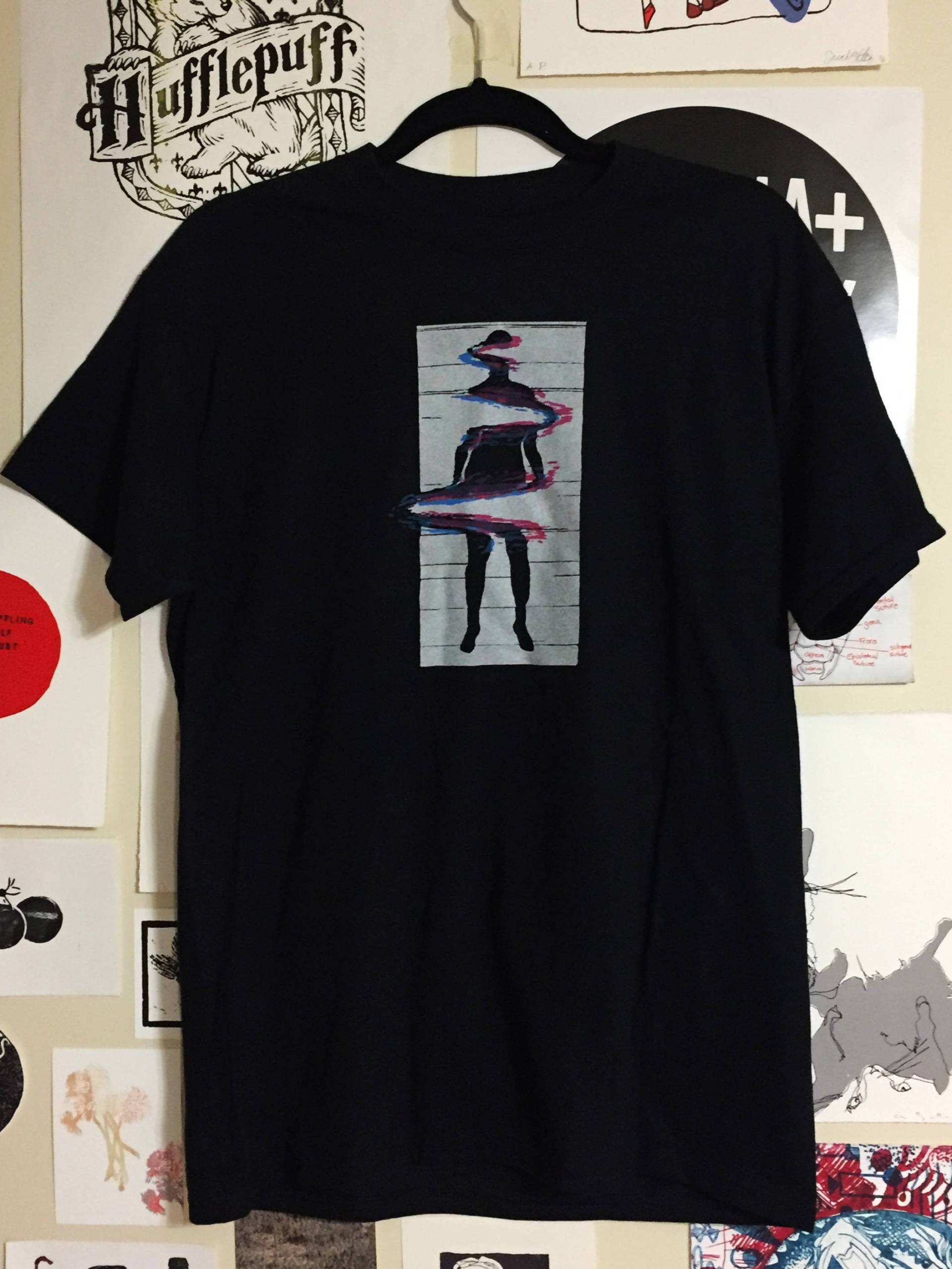 Keiner Von Ihrem Unternehmen Glitch T-Shirt Keiner Von Ihrem Unternehmen Glitch T-Shirt von DoinGreat