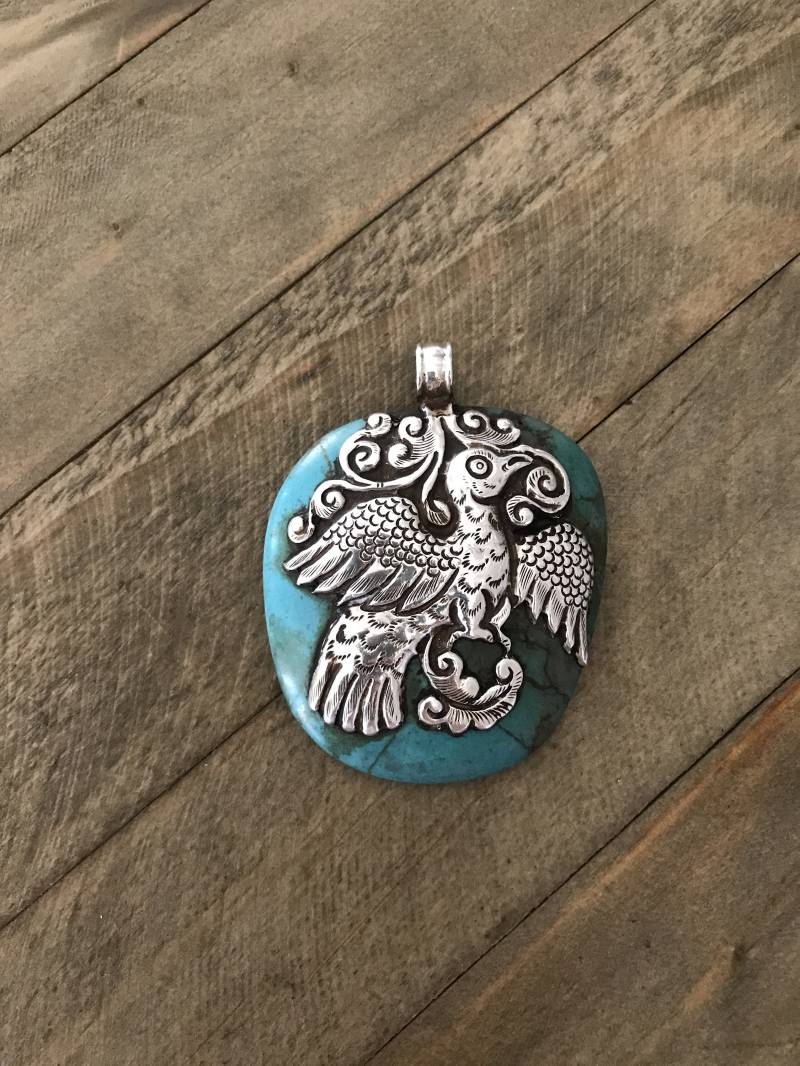 Türkis Anhänger Mit Geblümten Vogel in Sterling Silber, Handgefertigt, Nepalesisch, Tibetisch, Himalaya, 65x51 Mm Türkis Anhänger Mit Geblümten Vogel in Sterling Silber, Handgefertigt, Nepalesisch, Tibetisch, Himalaya, 65x51 Mm von DolmabeadsShop
