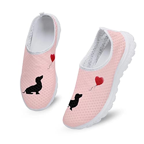 Dolyues Niedliche Cartoon-Krankenschwester Damen Sneaker – Boho-Zuckerschädel ethnischer Batikfärbung Schmetterling Hunde Damen Mesh Schuhe tägliche Spaziergänge, Dackel-Herzballon, 38 EU von Dolyues