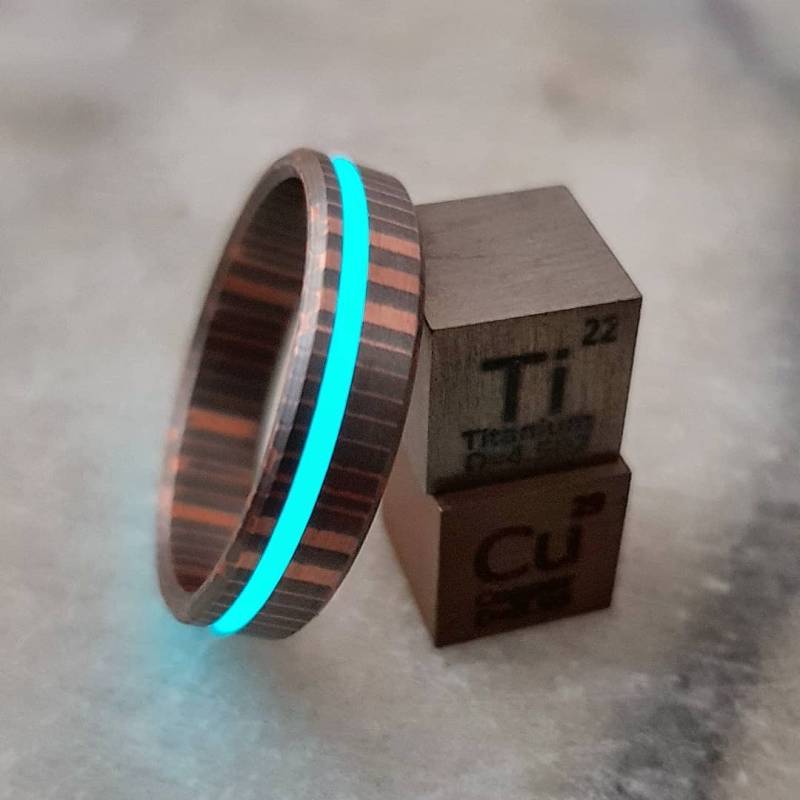 The Supra 2. Highly Exclusive, Glowing & Most Precise Meißner-Ochsenfeld Supraleiter Rings. Copper-Niobium-Titanium. Customizable von DominikSailerUniq