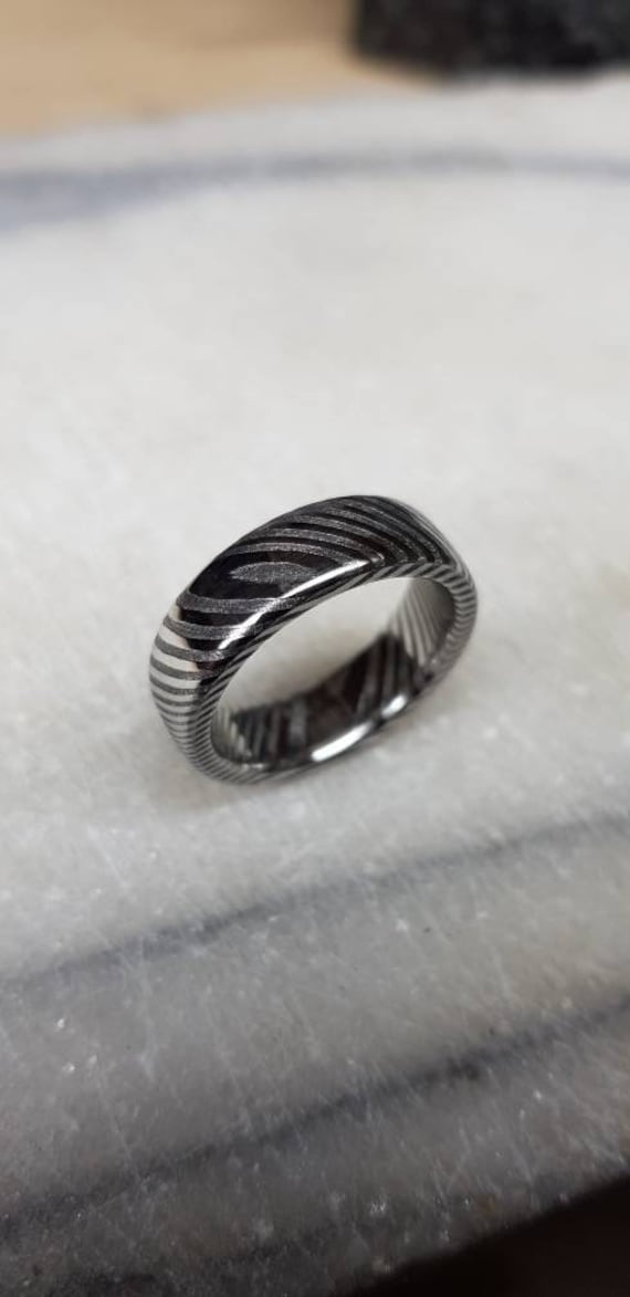 Twisted Damascus Steel Rings Made Of Highest German Quality Stainless Damascus Steel. Customizable & Hypoallergenic von DominikSailerUniq