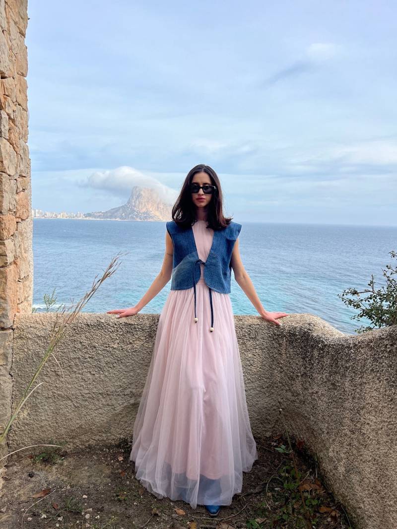 Denim Reinvented Einführung Der "Denim Zugabe' Upcycled Vest Kollektion von Domkovych