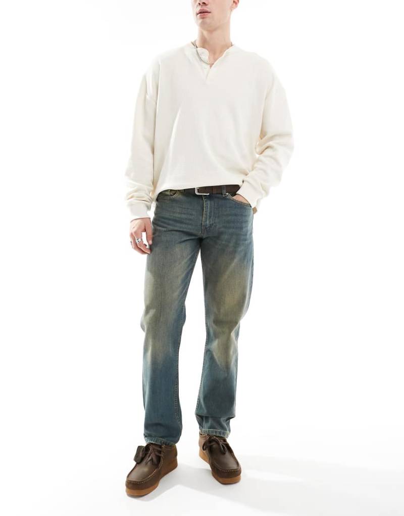 DTT - Gerade geschnittene Jeans in mittelblauer Vintage-Tönung ohne Stretch von Don't Think Twice