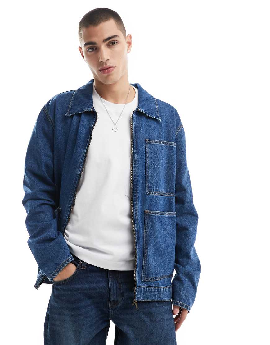 DTT - Kurze Jeansjacke in mittelblauer Waschung mit Kragen von Don't Think Twice