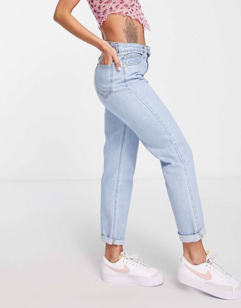 DTT - Lou - Mom-Jeans in hellblauer Waschung von Don't Think Twice