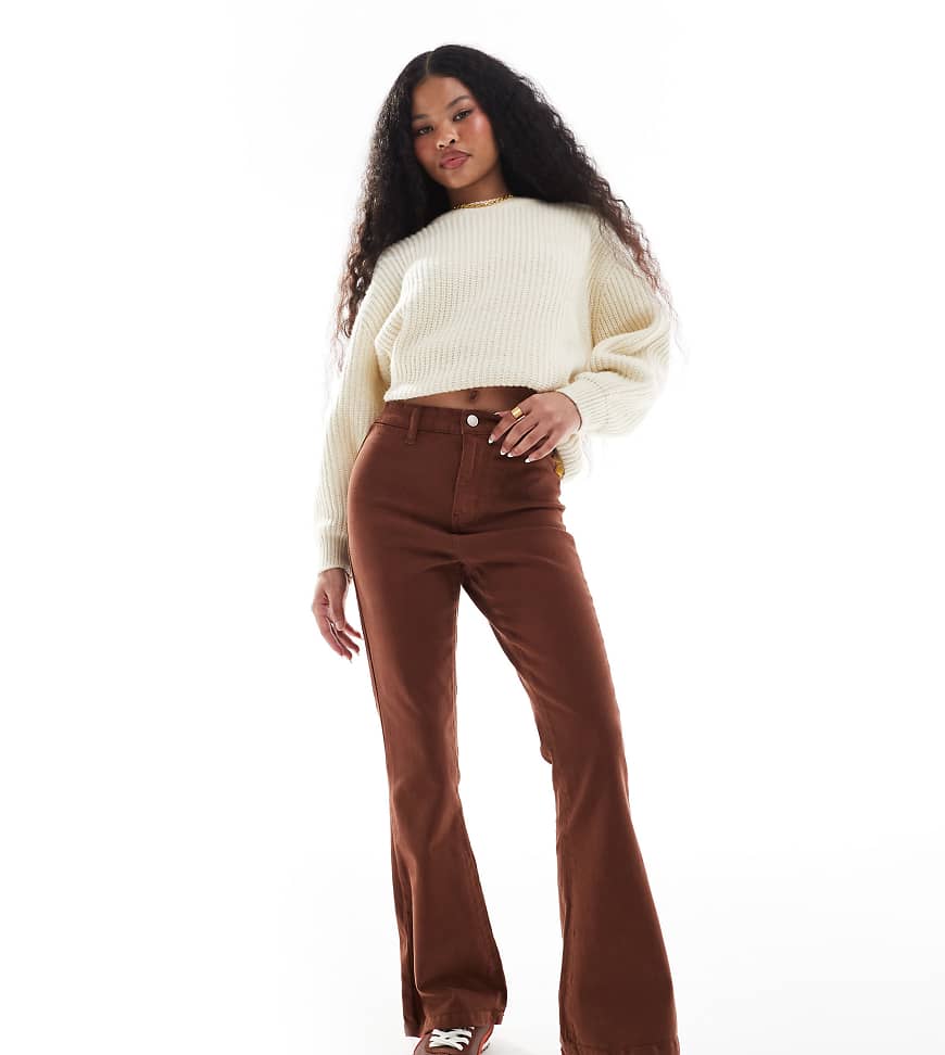 DTT Petite - Bianca - Schlagjeans in Schokobraun mit hohem Bund von Don't Think Twice