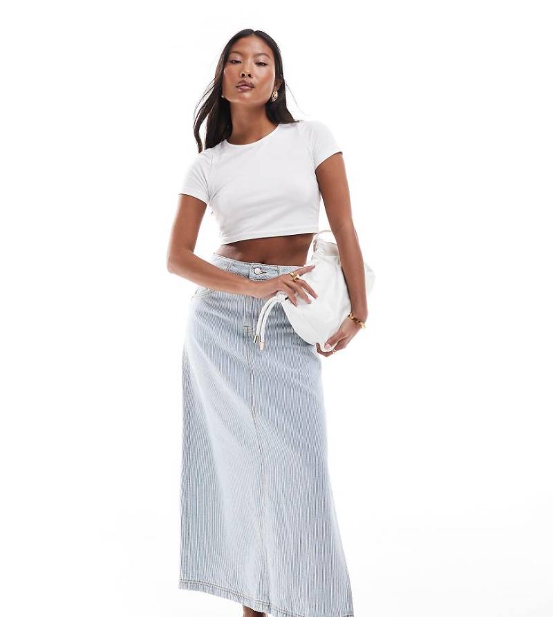 DTT Petite - Maxi-Jeansrock in Blau mit Streifen und Kontrastnähten-Weiß von Don't Think Twice