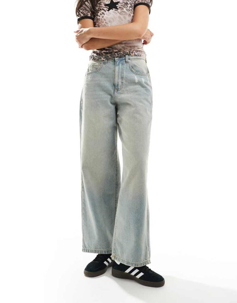 DTT - Sehr weit geschnittene Boyfriend-Jeans in verwaschenem Hellblau von Don't Think Twice