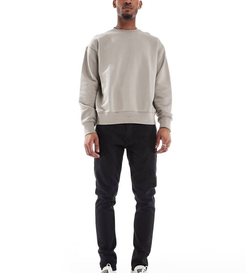 DTT Tall - Feste, schmal zulaufende Jeans in verwaschenem Schwarz mit verkürztem Schnitt von Don't Think Twice