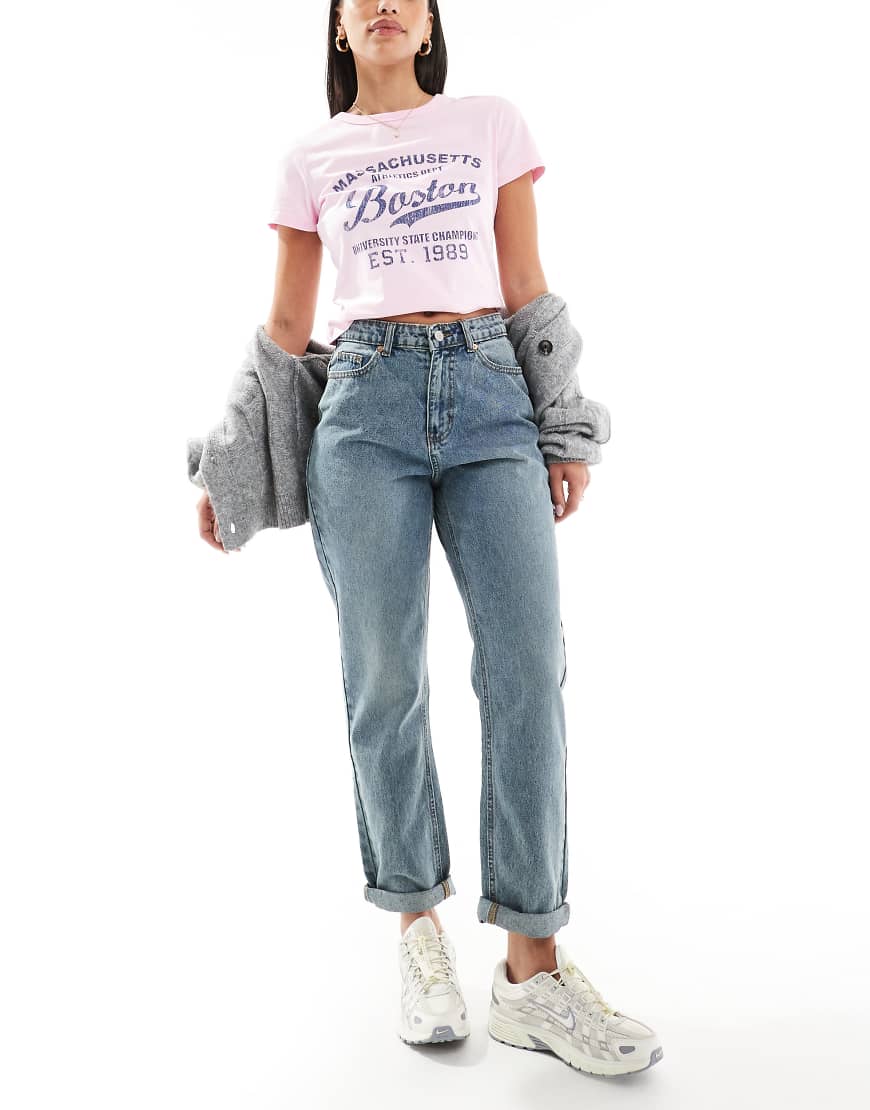 DTT - Veron - Lässig geschnittene Mom-Jeans in Vintage-Waschung mit Farbstich-Blau DTT - Veron - Lässig geschnittene Mom-Jeans in Vintage-Waschung mit Farbstich-Blau von Don't Think Twice