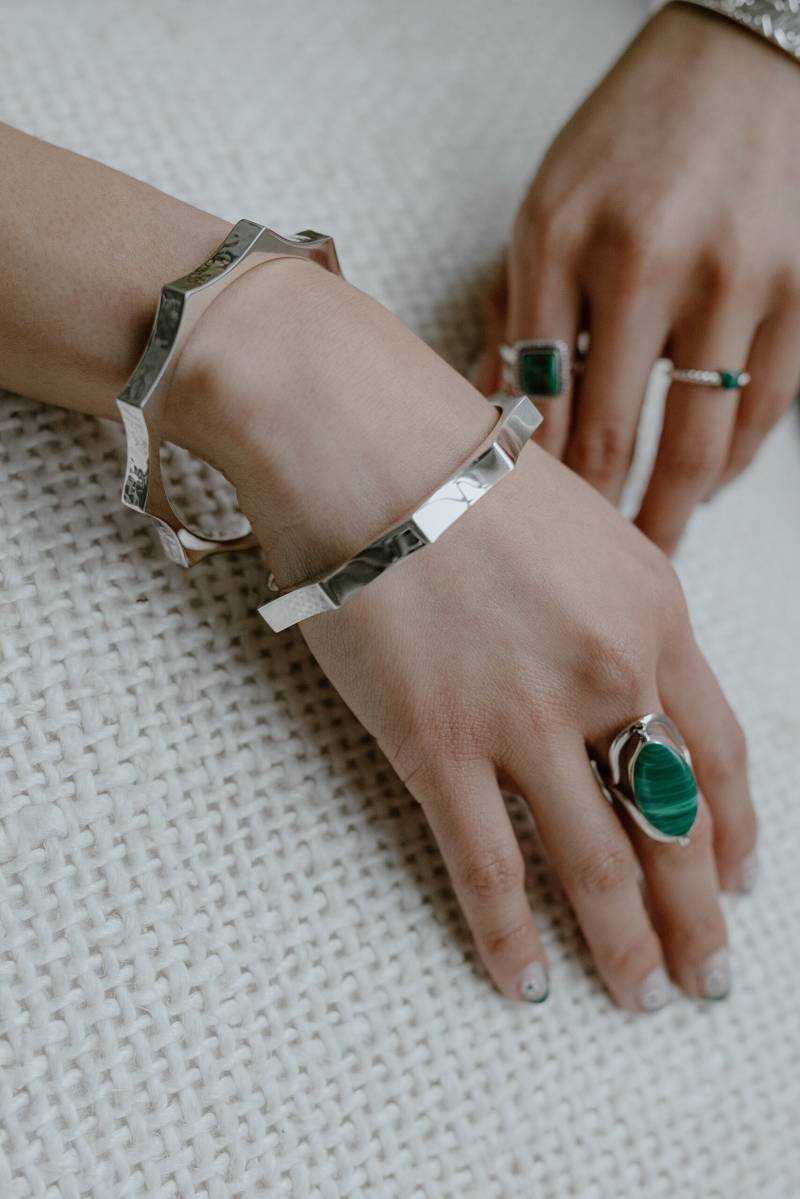 Sterling Silber Sun Armreif Gehämmertes Statement Armband von Don925