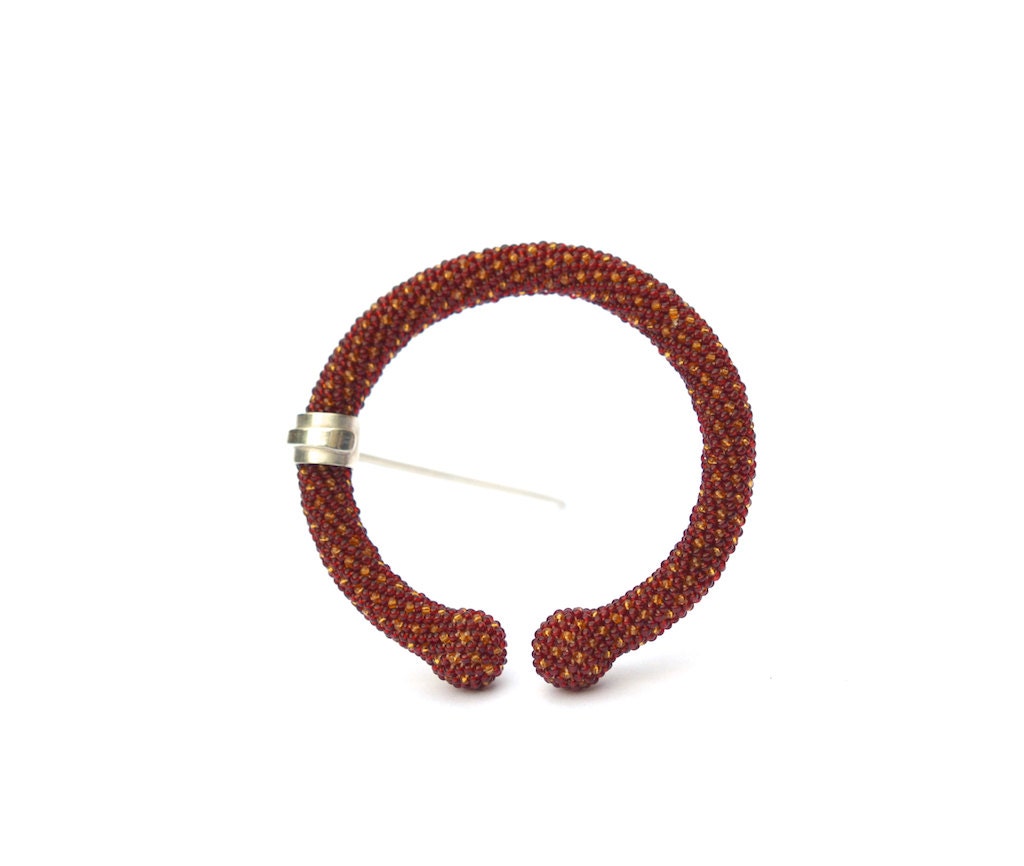 Omega Fibel Schal Brosche Für Strick, Rot von Donauluft