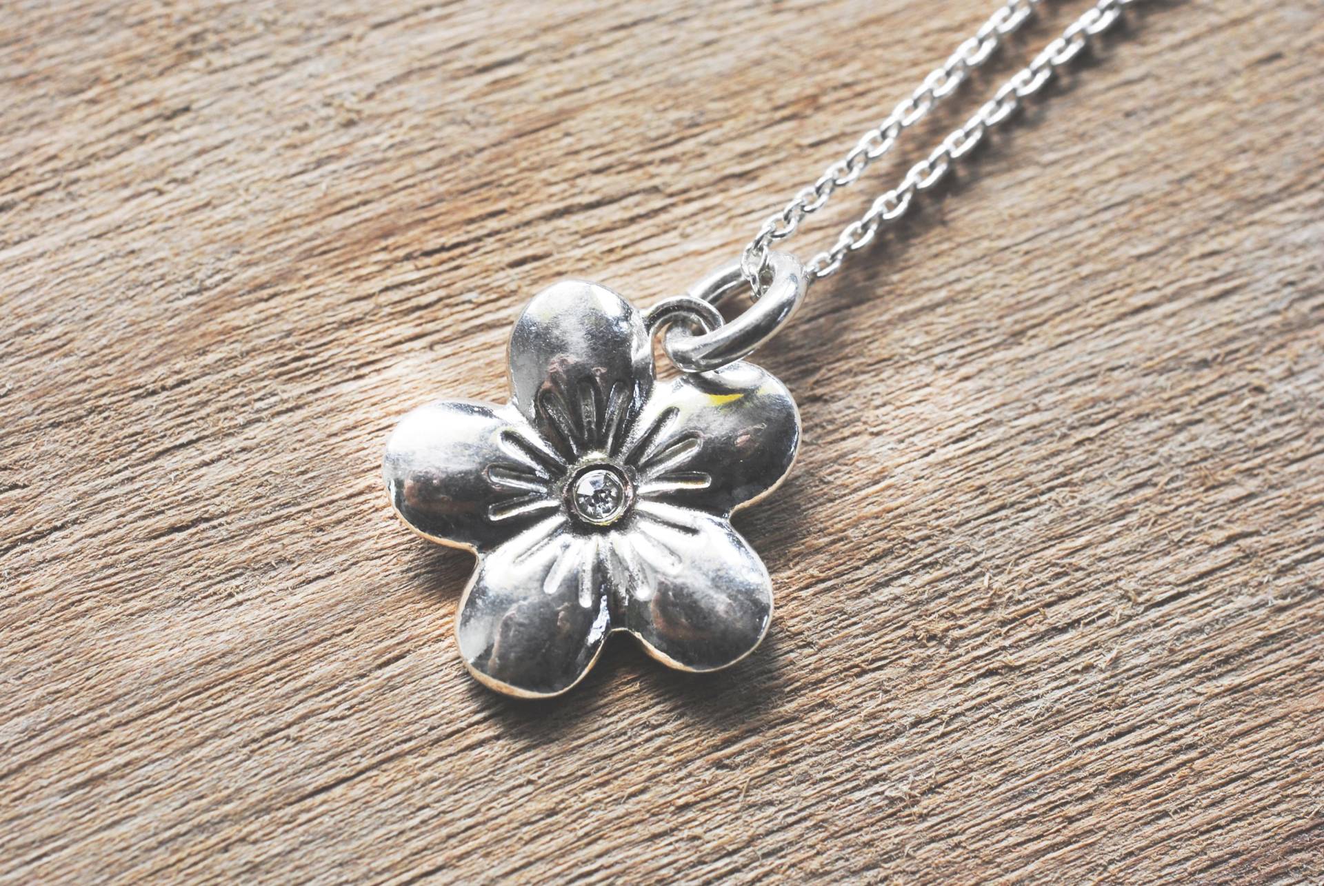 925Er Silber Anhänger "Blüte" Optional Mit Kette 925Er Silber Anhänger "Blüte" Optional Mit Kette von DonnaAnnaSchmuck